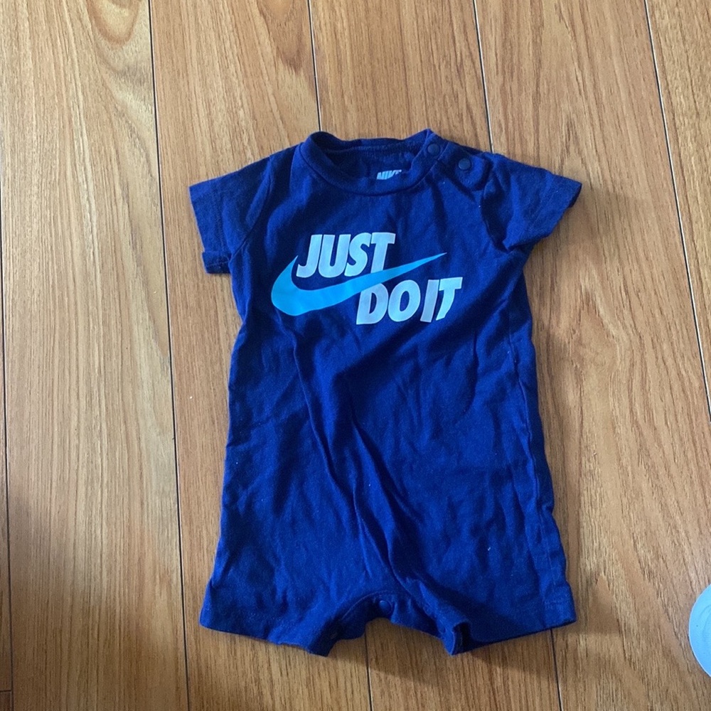 NIKE onesie ( shorts)